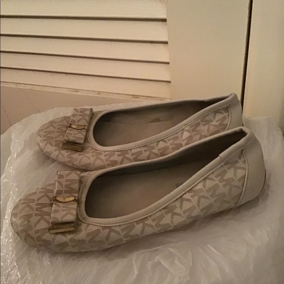 Michael Kors flats - Picture 3 of 7